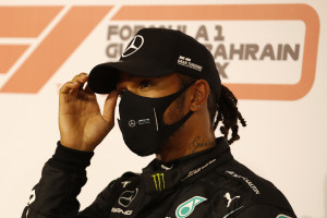 Gp Bahrain: per Hamilton la 98esima pole in carriera, lontane le Ferrari