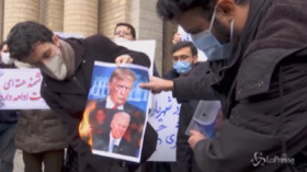 Scienziato iraniano ucciso, protesta anti-americana a Teheran