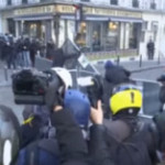 Francia: mega protesta contro legge sicurezza, violenti scontri a Parigi
