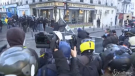 Francia: mega protesta contro legge sicurezza, violenti scontri a Parigi