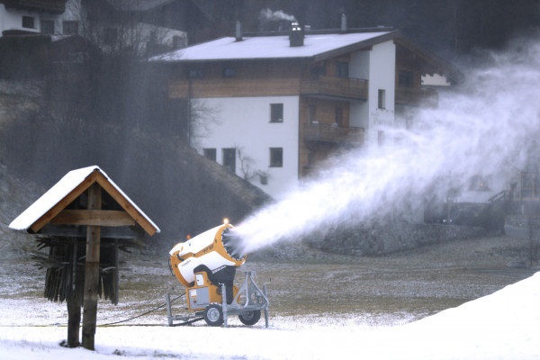 Sci, l’Austria apre le piste