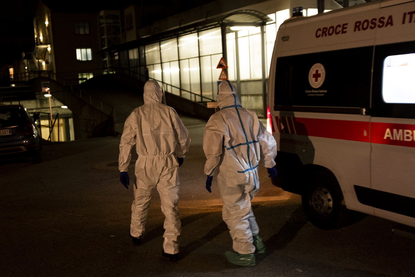 Coronavirus, 19.350 nuovi casi e 785 morti: tasso positività scende al 10,6% Coronavirus, 19.350 nuovi casi e 785 morti: tasso positività scende al 10,6%