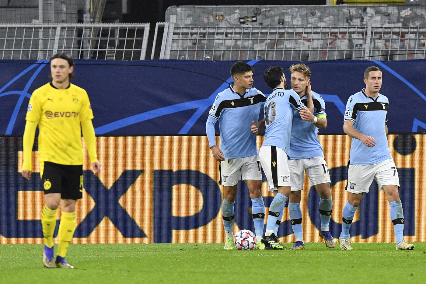 Immobile risponde a Guerriero, pari con Dortmund: Lazio vede gli ottavi Immobile risponde a Guerriero, pari con Dortmund: Lazio vede gli ottavi