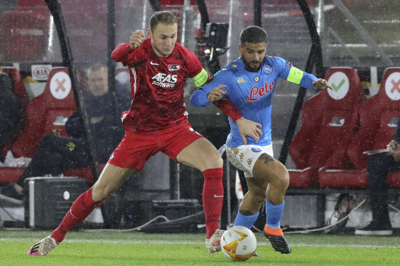 Europa League, Mertens illude il Napoli: super Ospina evita ko con l’Az Europa League, Mertens illude il Napoli: super Ospina evita ko con l’Az