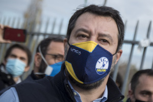 Salvini contro il Dpcm: “Conte si fermi, a Natale ci sia il diritto alla famiglia”