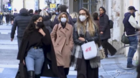 Roma, il coronavirus non frena la voglia di regali di Natale: “Si cerca di mantenere vive le tradizioni”