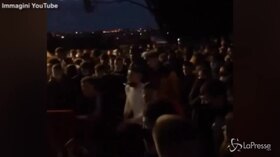 Roma, maxi-rissa al Pincio: tutti senza mascherina