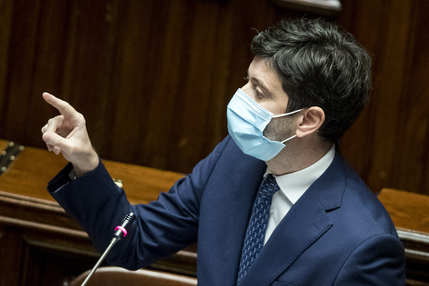 Speranza-Boccia diffidano il governatore Marsilio per l’ordinanza sull’Abruzzo Speranza-Boccia diffidano il governatore Marsilio per l’ordinanza sull’Abruzzo