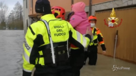 Maltempo, vigili del fuoco ancora al lavoro tra acqua e fango nel modenese