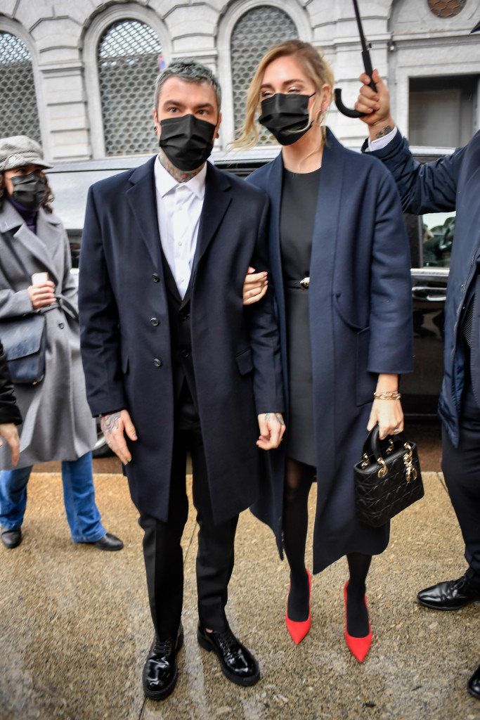 Galleria foto 'Fedez e Chiara Ferragni arrivano a Palazzo Marino per ricevere l’Ambrogino d’oro' - foto 3