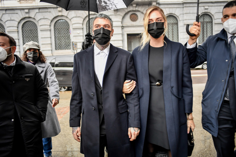Fedez e Chiara Ferragni arrivano a Palazzo Marino per ricevere l’Ambrogino d’oro