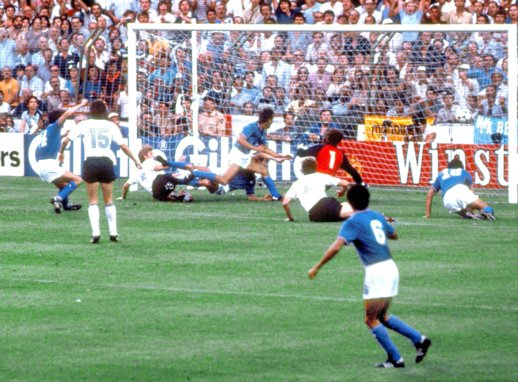 Galleria foto 'È morto Paolo Rossi: le foto della storica vittoria del Mundial ’82 | GALLERY' - foto 4