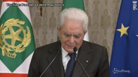 Coronavirus, Mattarella: “Non arrenderci a danni che può creare a società”