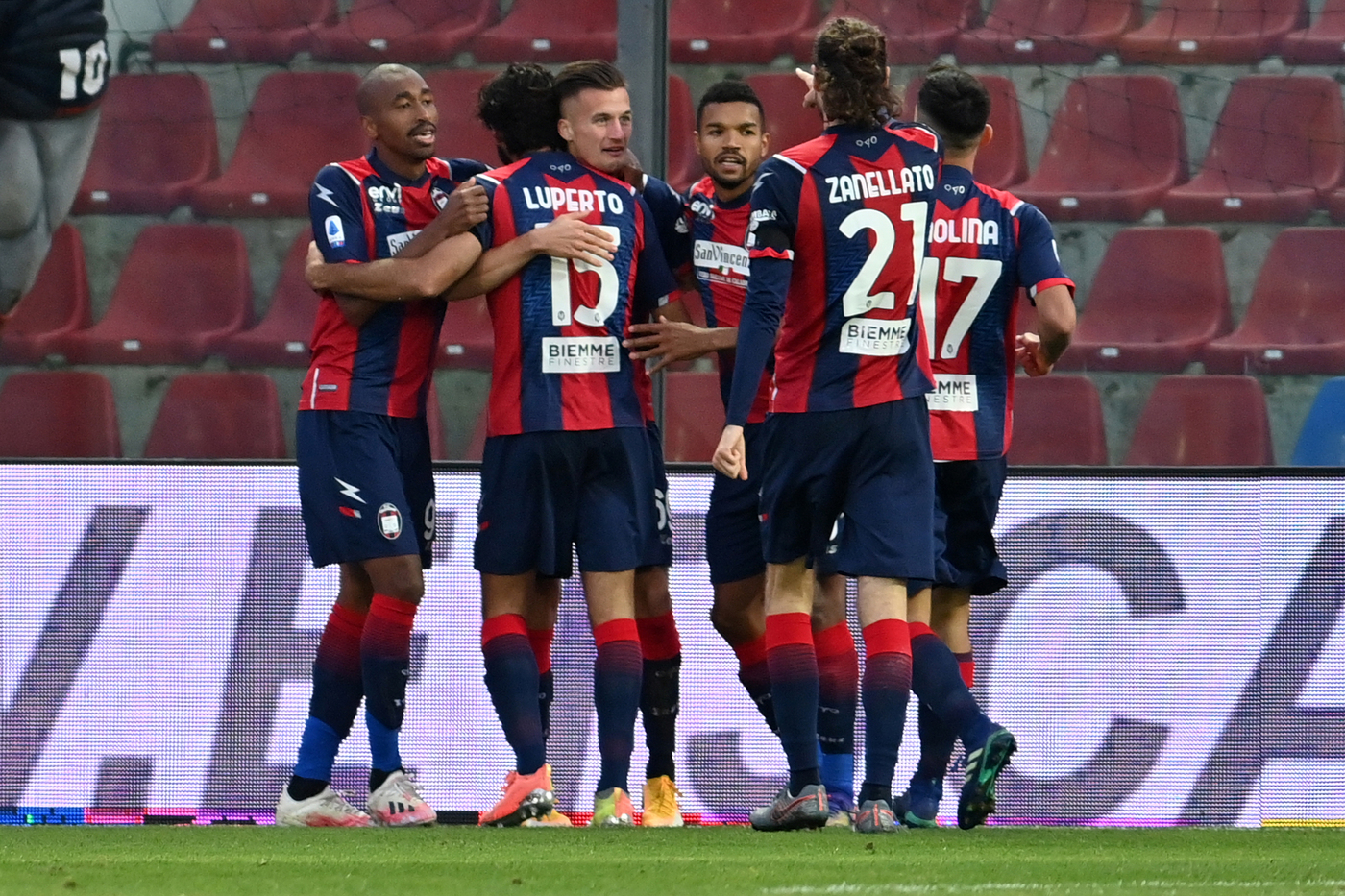 Serie A, il Crotone affonda 4-1 lo Spezia Serie A, il Crotone affonda 4-1 lo Spezia