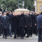 Funerali Paolo Rossi, l’arrivo del feretro nel Duomo di Vicenza