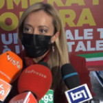 Governo, Meloni attacca: “Questo è un esecutivo dove canta un sacco di gente”