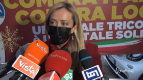 Governo, Meloni attacca: “Questo è un esecutivo dove canta un sacco di gente”