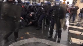 Francia, proteste a Parigi contro legge sicurezza: almeno 81 arresti