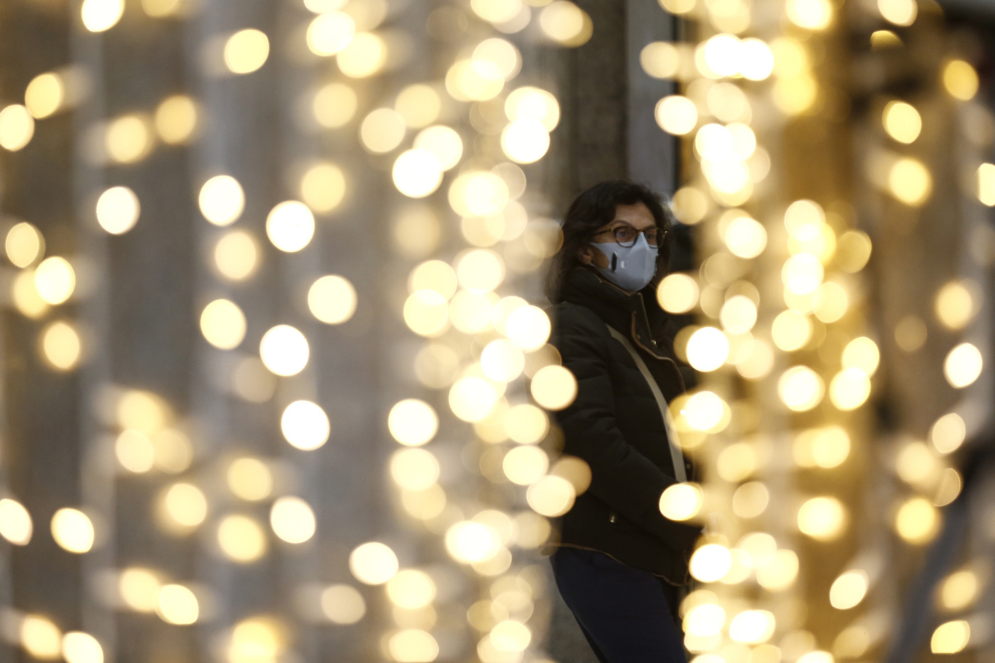 Dpcm Natale, riunione Conte-capidelegazione aggiornata a lunedì mattina: possibili misure più dure Dpcm Natale, riunione Conte-capidelegazione aggiornata a lunedì mattina: possibili misure più dure