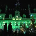 Parigi, il municipio della città si illumina di verde