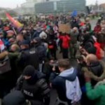 Polonia, proteste a Varsavia: manifestanti marciano contro sentenza sull’aborto