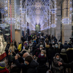 Coronavirus, folle da Milano a Roma per lo shopping: l’Italia teme la terza ondata