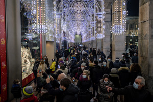 Emergenza Coronavirus, il centro di Milano nel giorno di Sant’Ambrogio