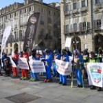 Torino, protesta del comparto sciistico: in piazza anche medaglie olimpiche