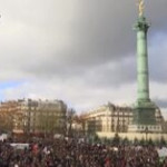 Parigi, proteste e cortei contro la chiusura di cinema e teatri