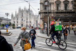 Primo giorno di coprifuoco a Milano e in Lombardia