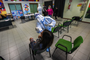 Coronavirus, a Palermo screening di massa nelle scuole