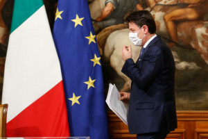 Nuovo Dpcm del 3 Dicembre, il premier Giuseppe Conte in conferenza stampa presenta il nuovo dpcm