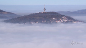 Bosnia: Sarajevo sembra avvolta dalle nuvole, ma è smog