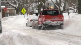 New York sommersa da un metro di neve dopo la tempesta