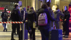 Milano, al via l’esodo di Natale da Stazione Centrale prima delle nuove restrizioni