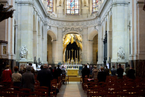 Riapertura delle messe in Francia con limitazione di massimo 30 persone