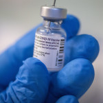 Coronavirus, la Commissione europea autorizza la commercializzazione del vaccino Pfizer-BioNTech