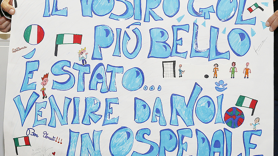 Calcio, Figc dona ai giovani pazienti del ‘Bambin Gesù’ pandori e panettoni Calcio, Figc dona ai giovani pazienti del ‘Bambin Gesù’ pandori e panettoni