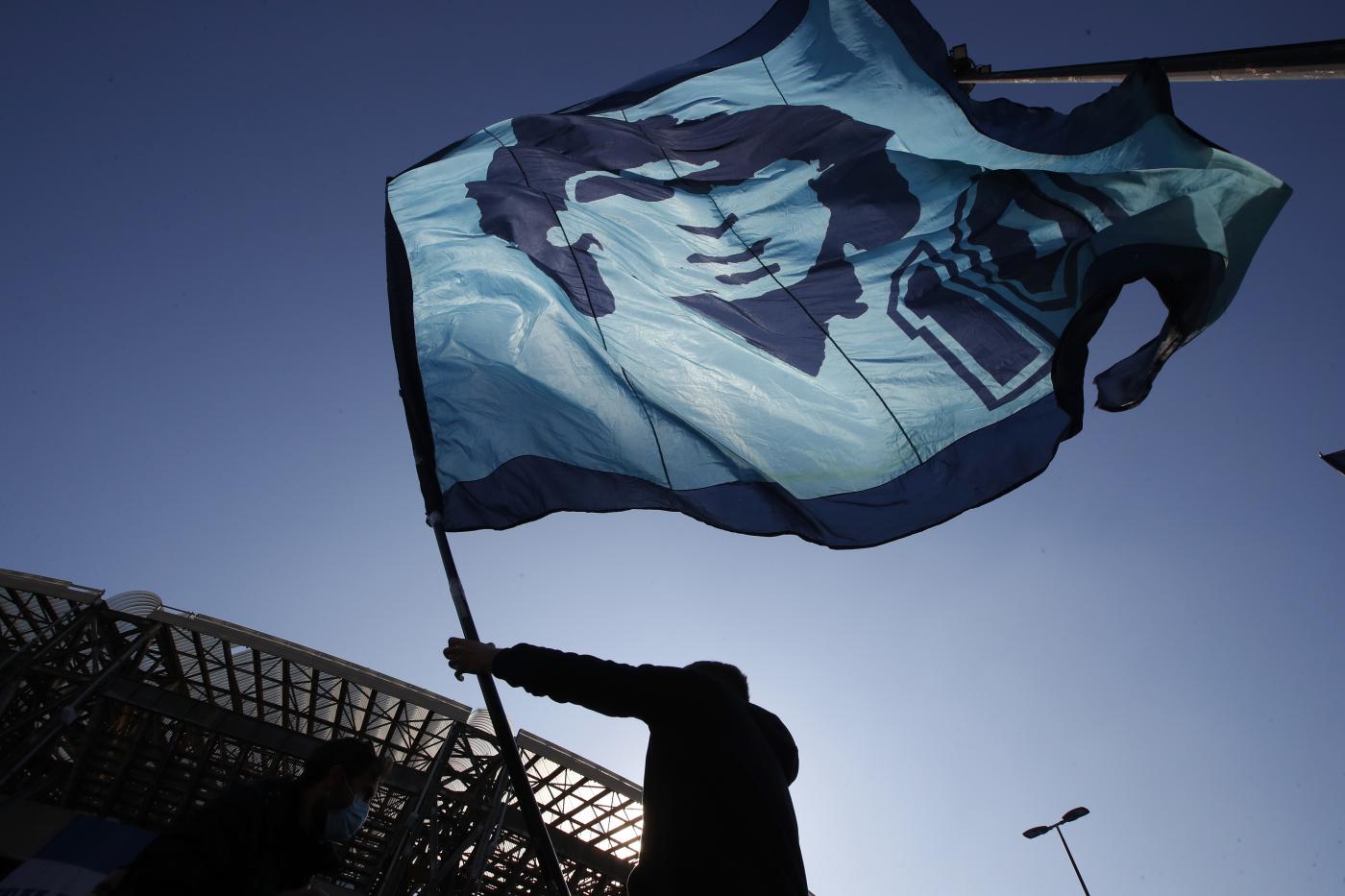 Maradona, dall’Argentina: né alcol né droghe nel corpo, cardiopatia non curata