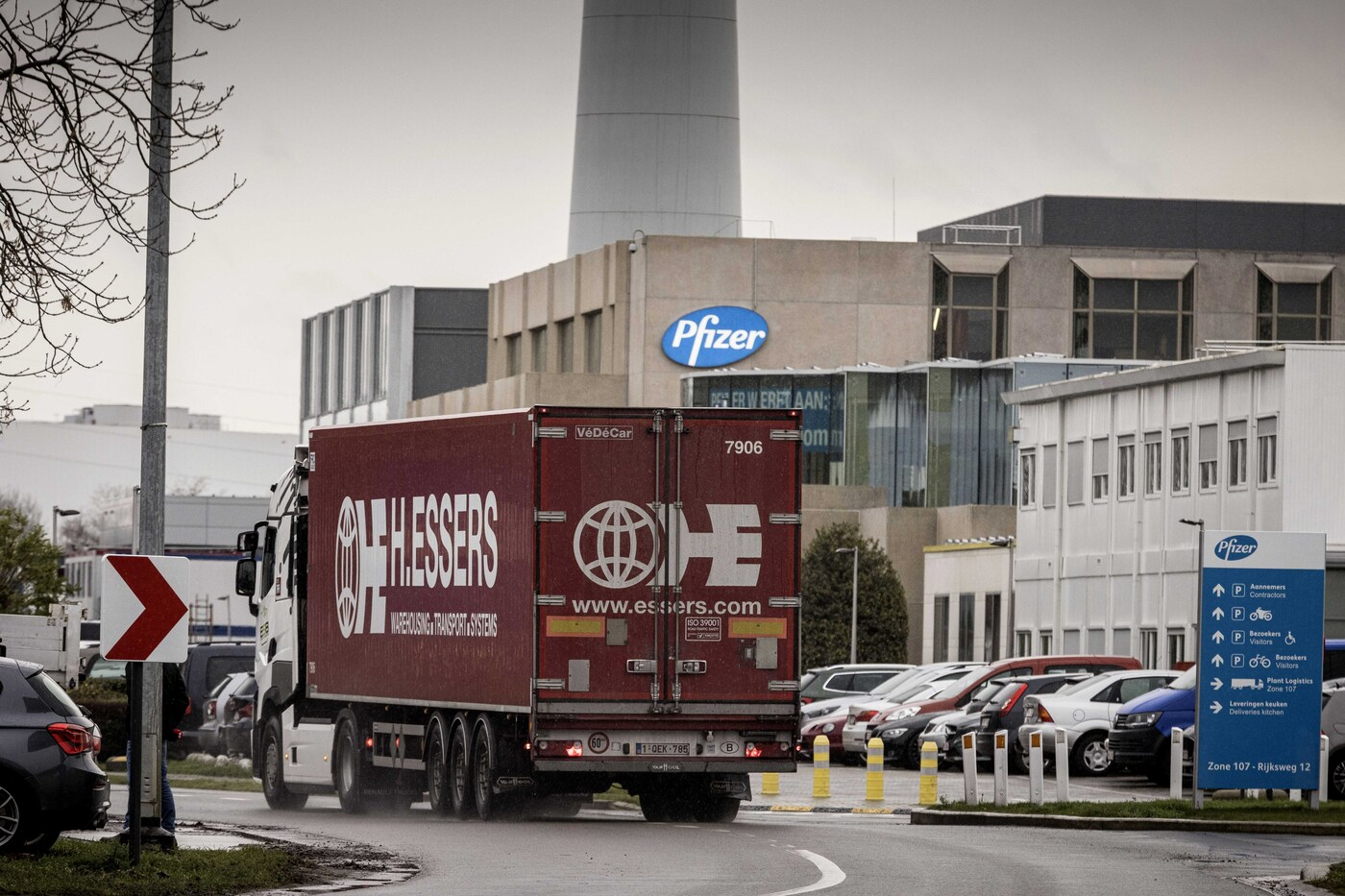 V-Day il 27 dicembre, i primi cinque a Spallanzani. Aifa: “Vaccino per tutti over 16” V-Day il 27 dicembre, i primi cinque a Spallanzani. Aifa: “Vaccino per tutti over 16”