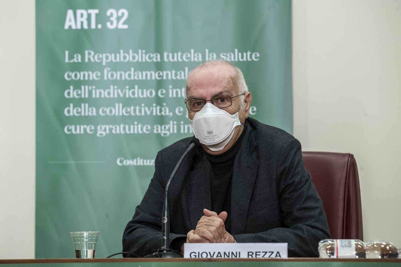 Astrazeneca, ministero Salute: “Solo a over 60, richiami under 60 con vaccini mRna”