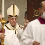 Messa di Natale, Papa Francesco: “Sorella, fratello, non perderti d’animo”