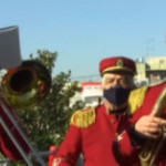 Grecia, ad Atene orchestra gira per la città suonando le canzoni di Natale