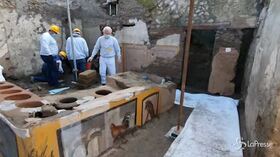 Pompei, riaffiora un Termopolio intatto