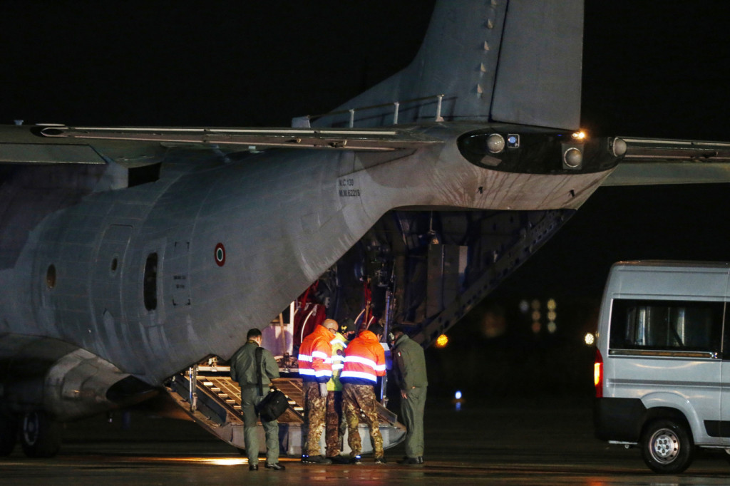 Galleria foto 'Vaccine day, in tutta Italia inoculate le prime dosi | FOTOGALLERY' - foto 4