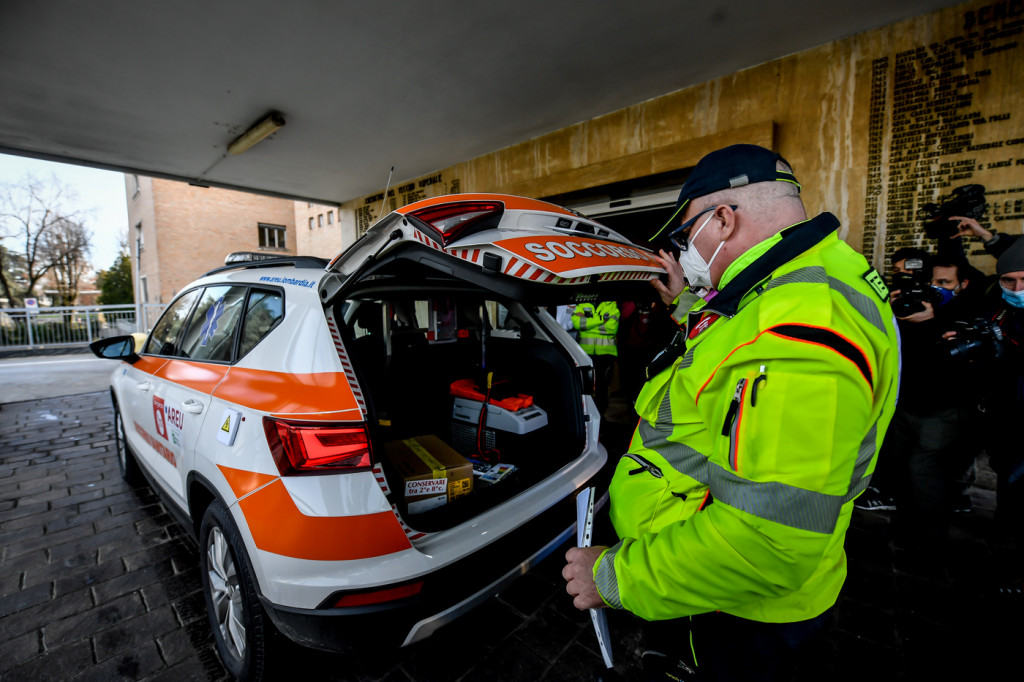 Galleria foto 'Vaccine day, in tutta Italia inoculate le prime dosi | FOTOGALLERY' - foto 25