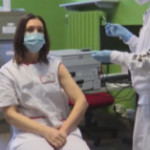 Vaccini, a Genova la prima dose somministrata all’infermiera Gloria Capriata