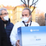 V-day: arrivate le dosi a Torino, professor Di Perri il primo vaccinato
