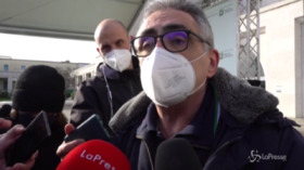 V-Day, il virologo Pregliasco vaccinato al Niguarda: “Elemento determinante per proteggerci”