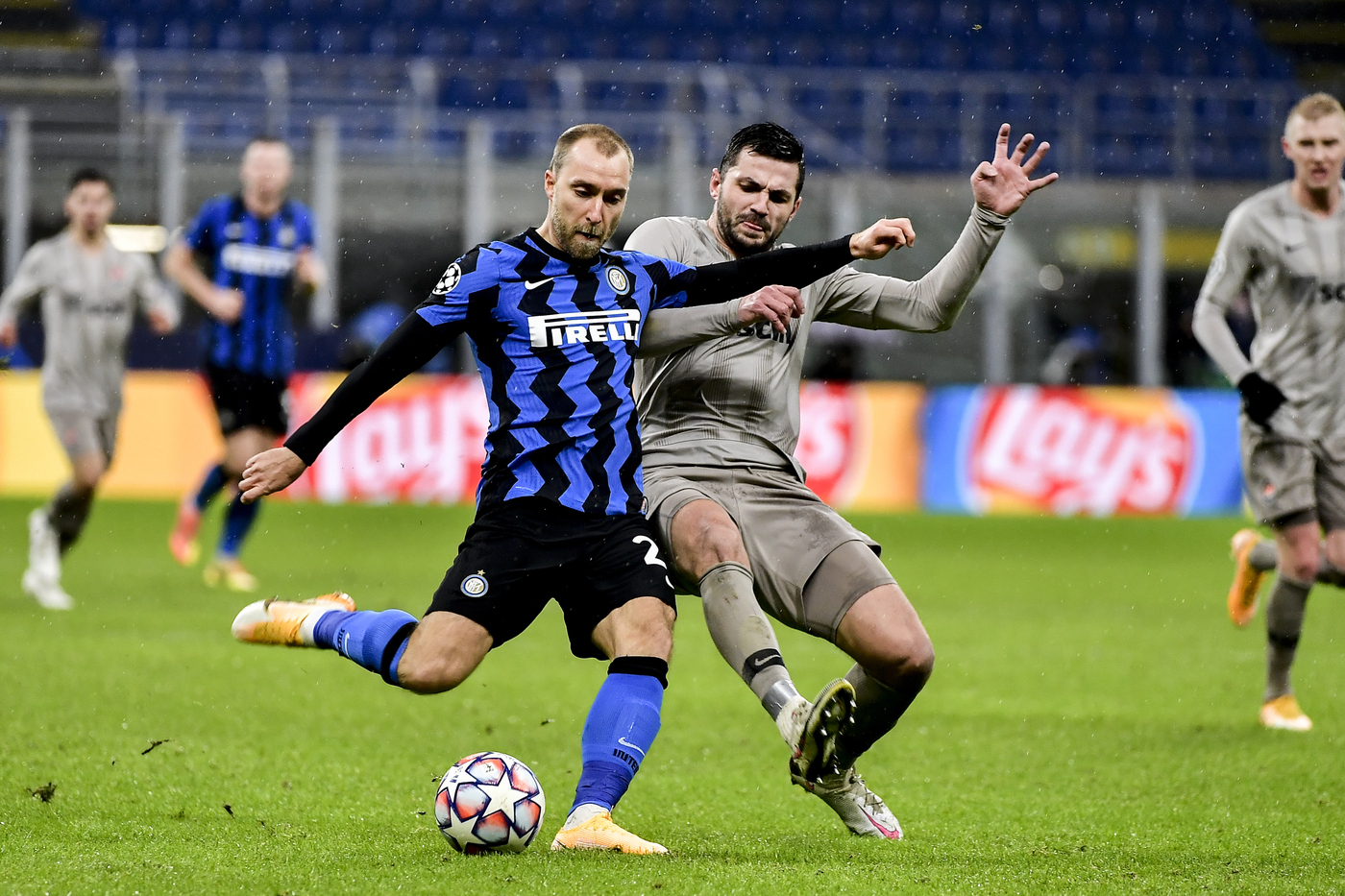 Calcio, via al mercato di riparazione. Eriksen verso addio, Juve-Inter su De Paul